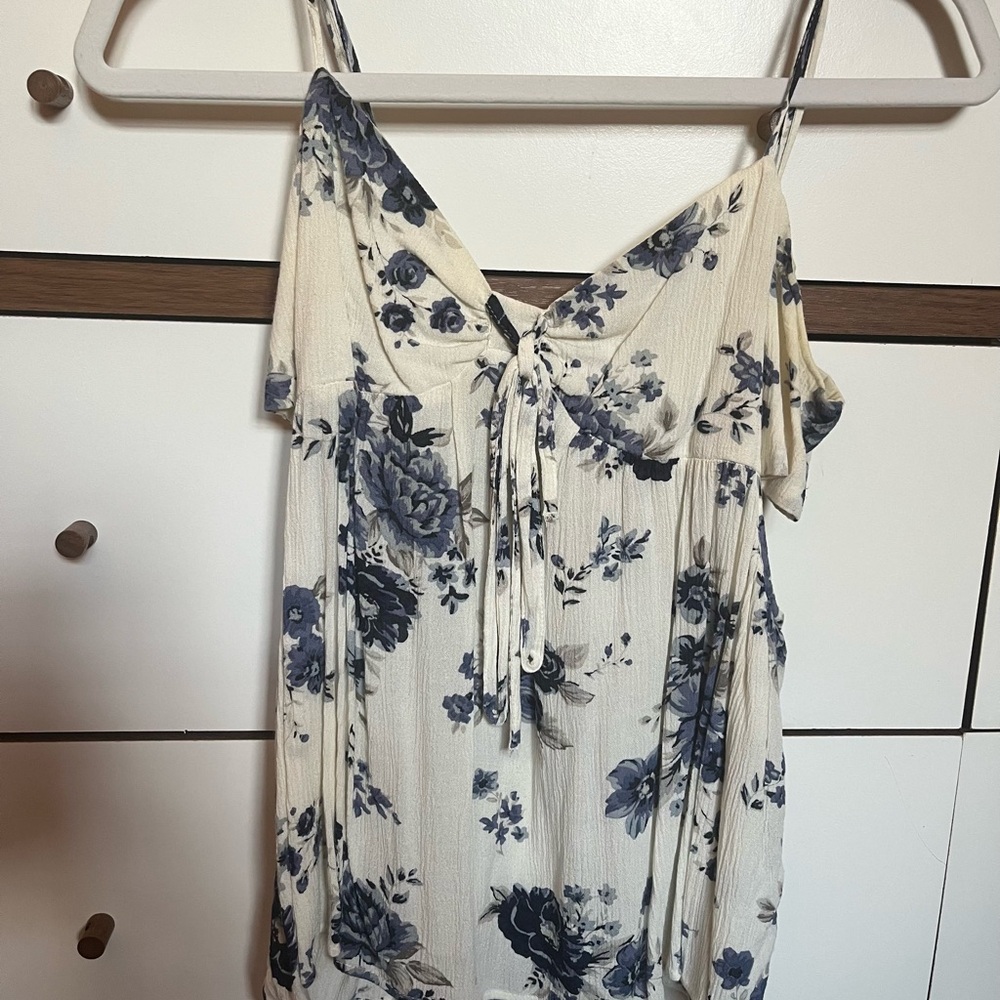 American Eagle Outfitters Cream and Blue Tie Front Camisole